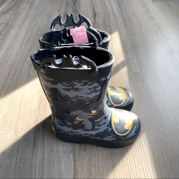 NWT-Boys Batman 🦇 Boots 🥾 - Picture 2 of 5